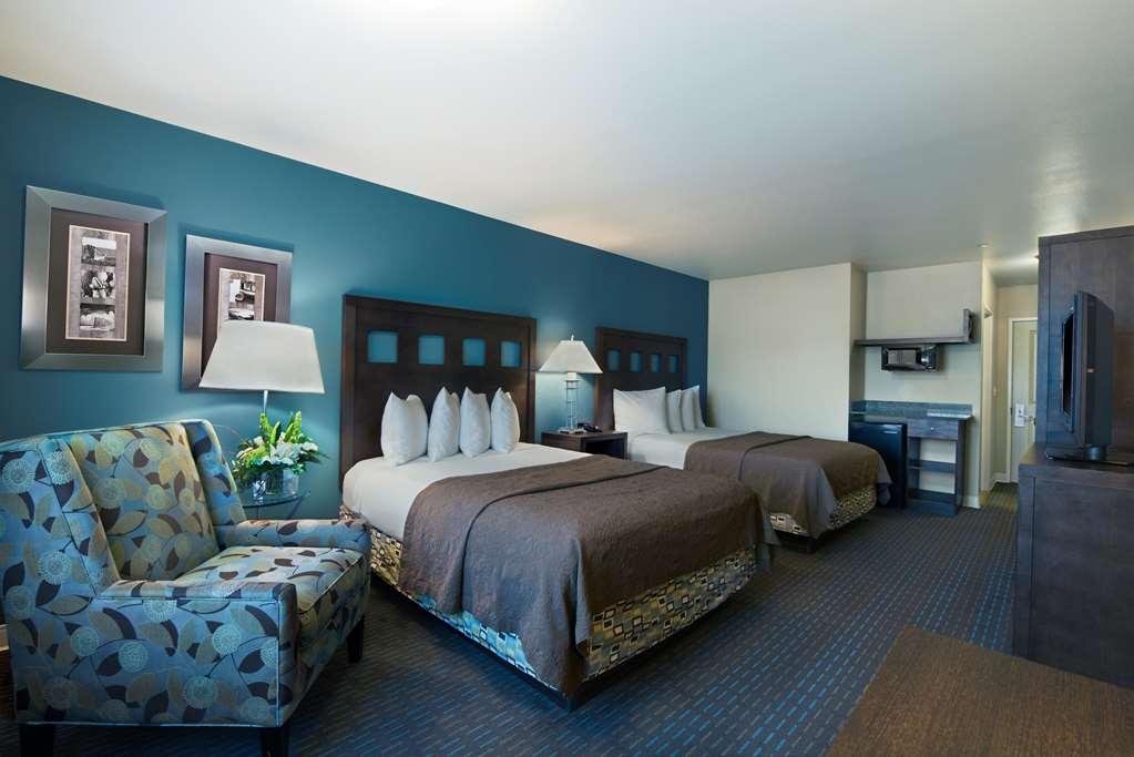 Oxford Suites Силвердейл Номер фото