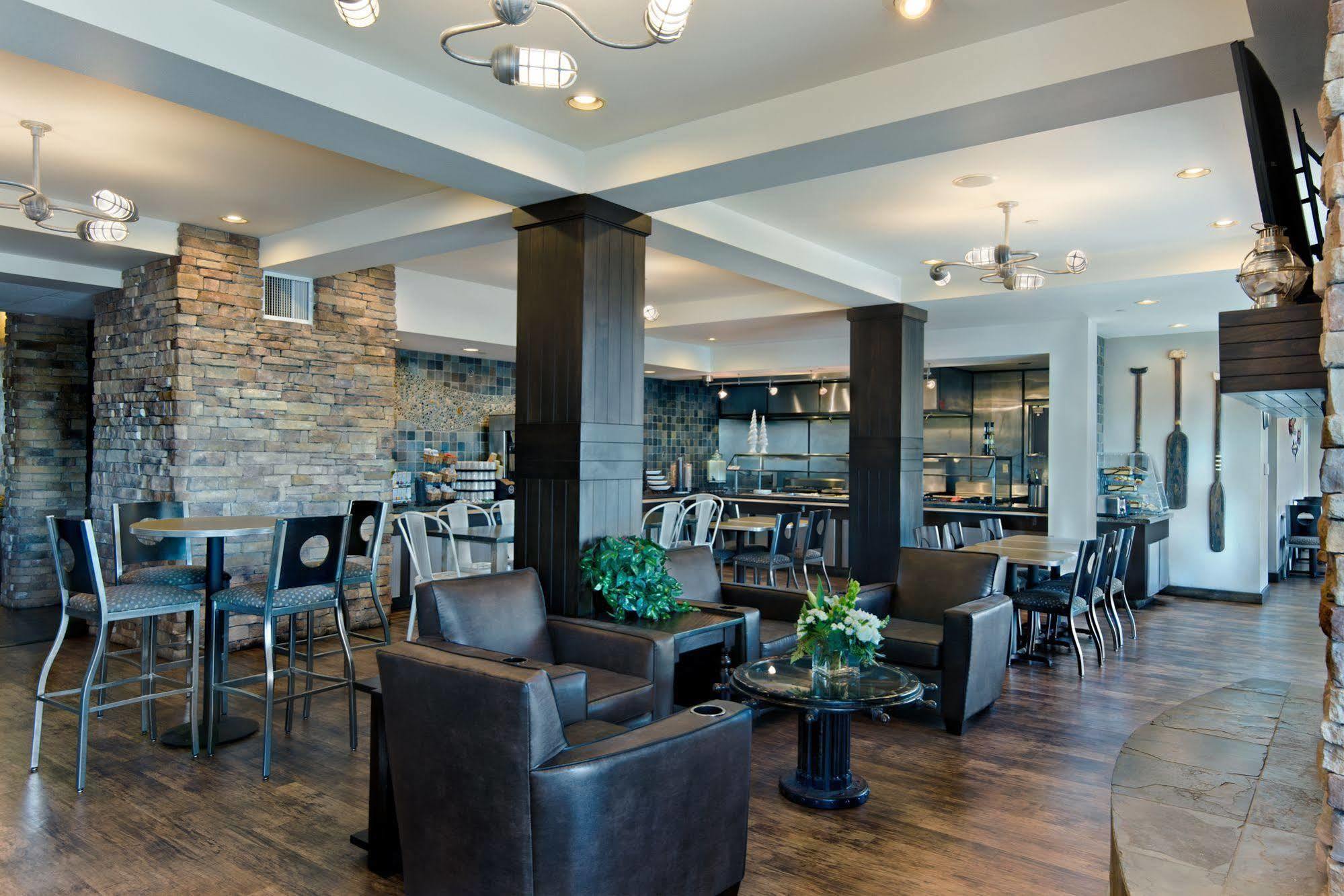 Oxford Suites Силвердейл Экстерьер фото