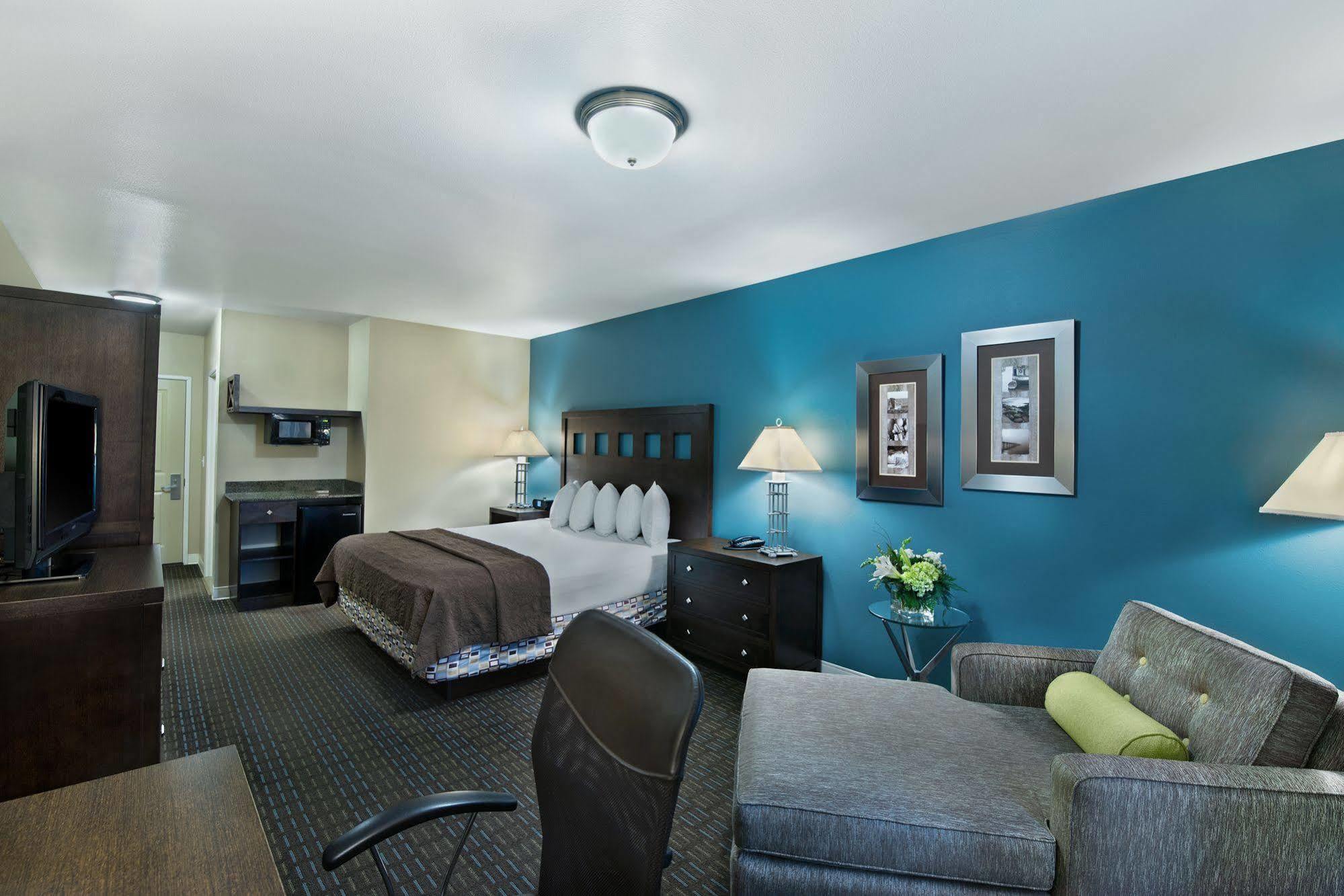 Oxford Suites Силвердейл Экстерьер фото
