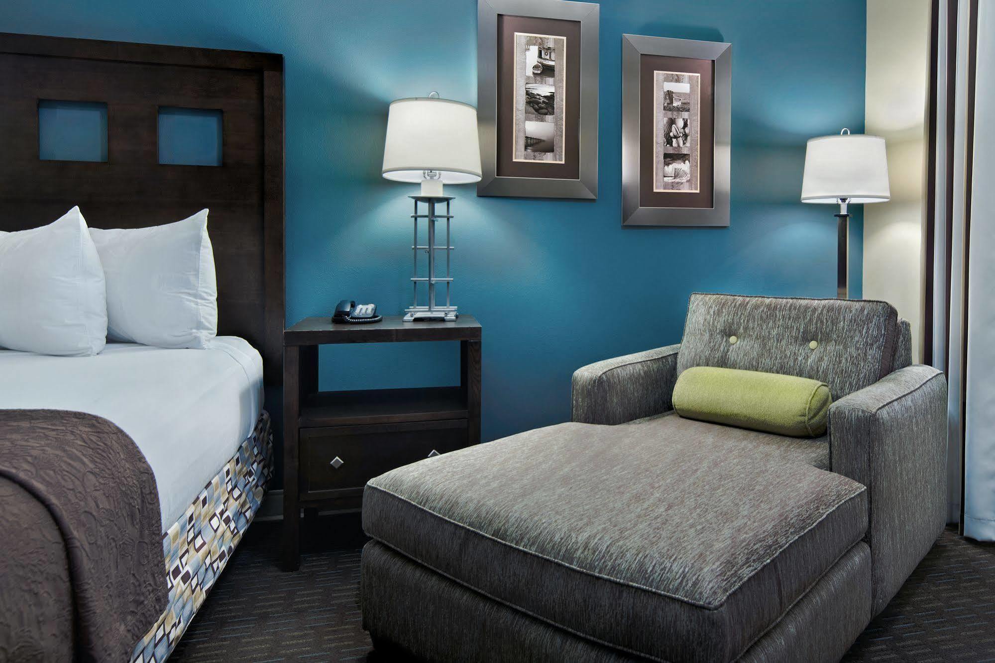 Oxford Suites Силвердейл Экстерьер фото