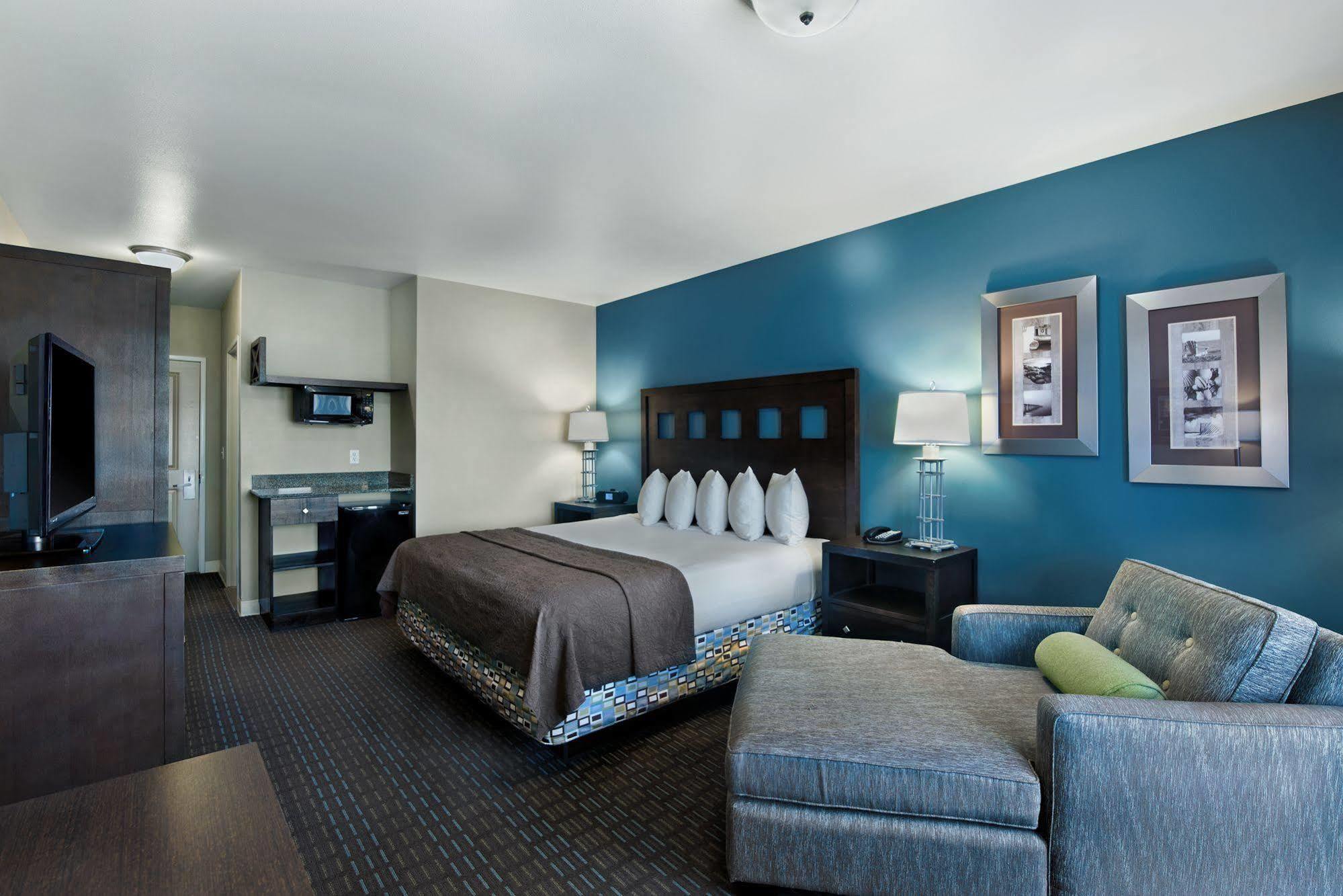 Oxford Suites Силвердейл Экстерьер фото